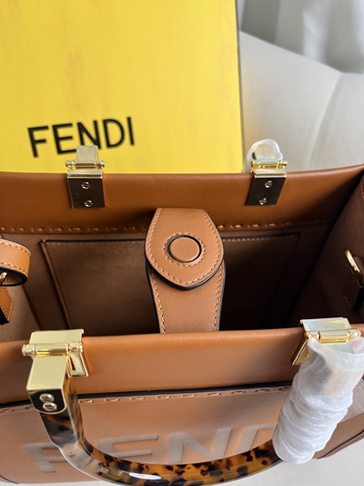 フェンディバッグ素材ディテール